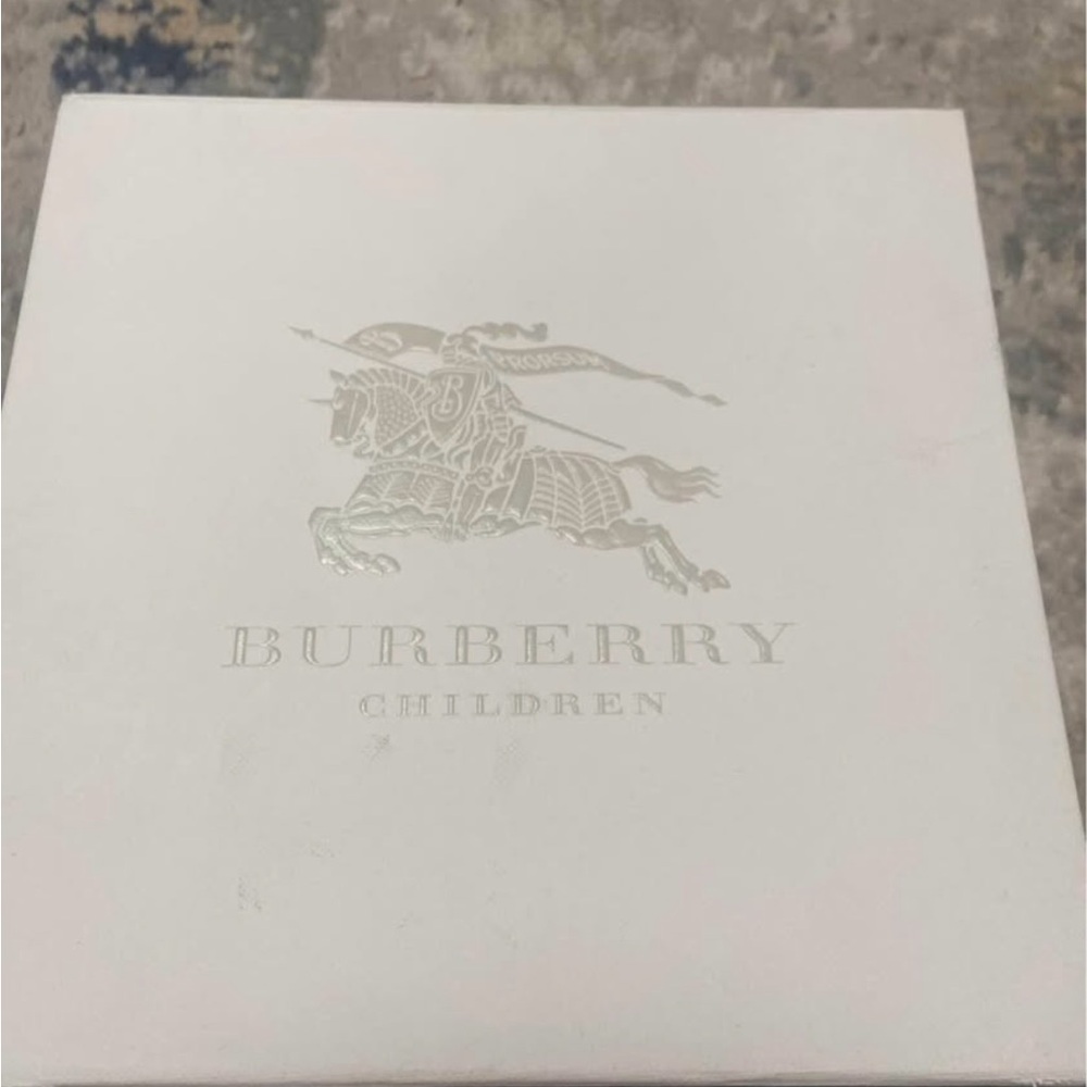 Burberry Children Baby Blue Bodysuit with Signature Check Bib & Box - Picture 7 of 7